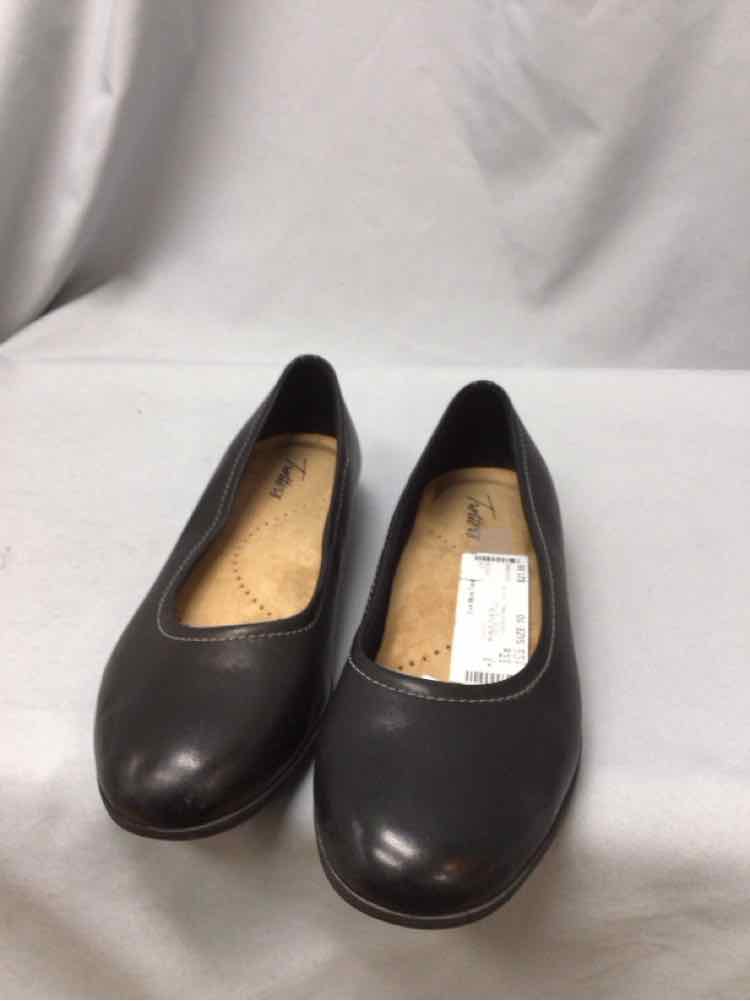 TROTTERS SIZE 10 Ladies SHOES