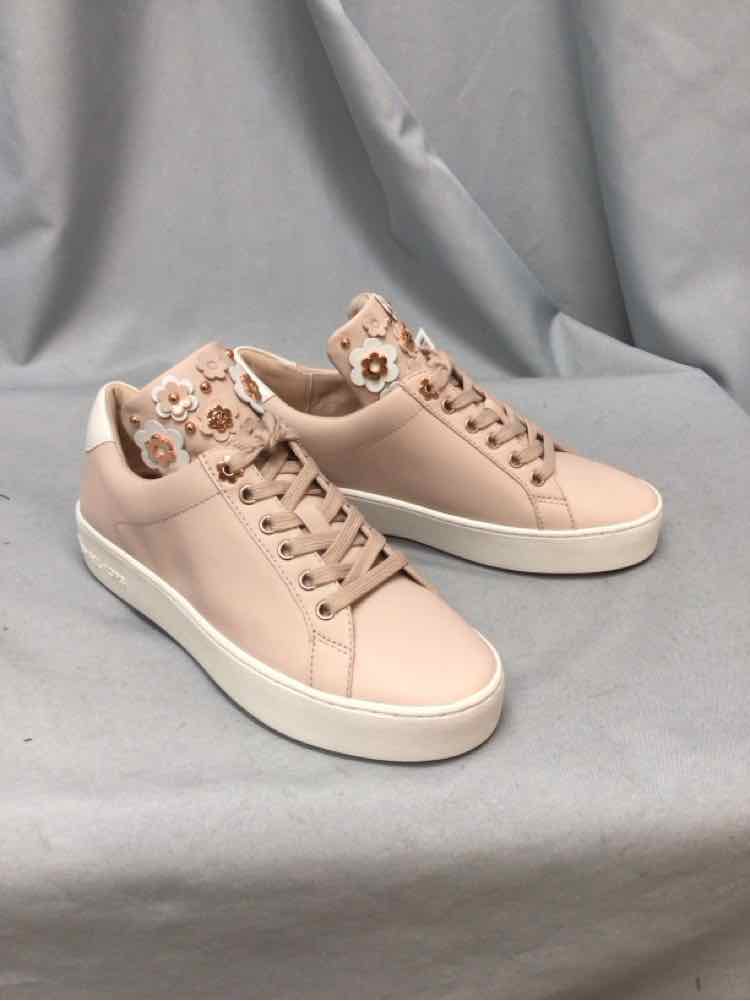 MICHAEL KORS SIZE 6 1/2 Ladies SHOES