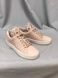 MICHAEL KORS SIZE 6 1/2 Ladies SHOES