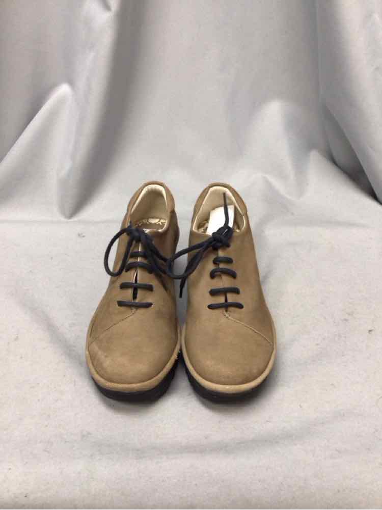 FLY LONDON SIZE 37 Ladies SHOES