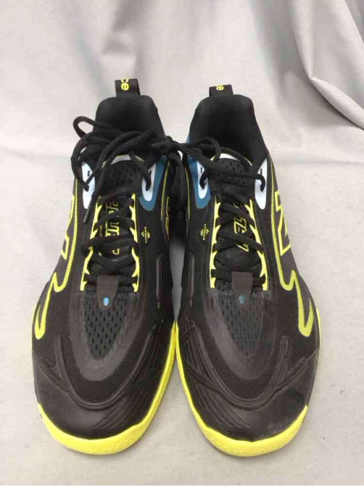 SIZE 9 1/2 NEW BALANCE Men's SHOES