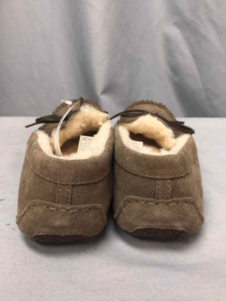 UGG SIZE 10 Ladies SHOES