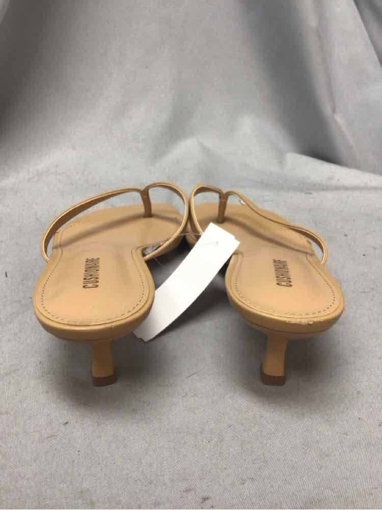 CUSHIONAIRE SIZE 8 1/2 Ladies SHOES