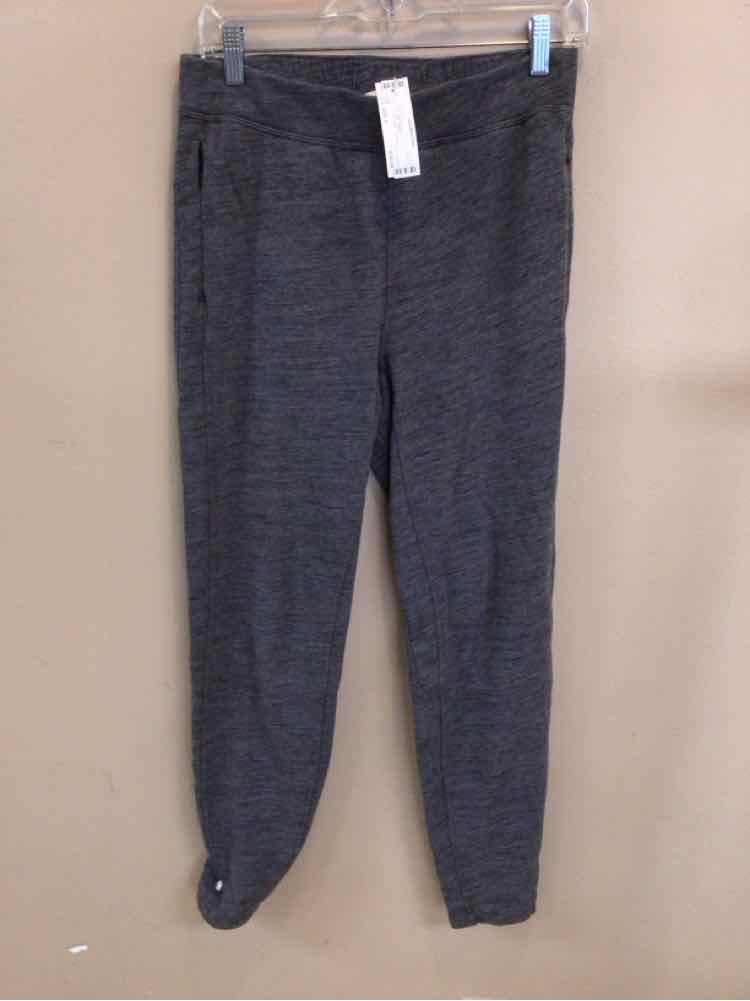LULULEMON SIZE 6 Ladies EXERCISE