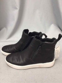 MICHAEL KORS SIZE 6 1/2 Ladies SHOES