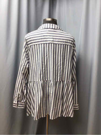 TORRID SIZE 4 X Ladies BLOUSE