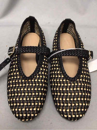 UNIVERSAL THREAD SIZE 10 Ladies SHOES