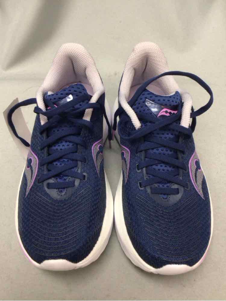 SIZE 8 SAUCONY Ladies SHOES