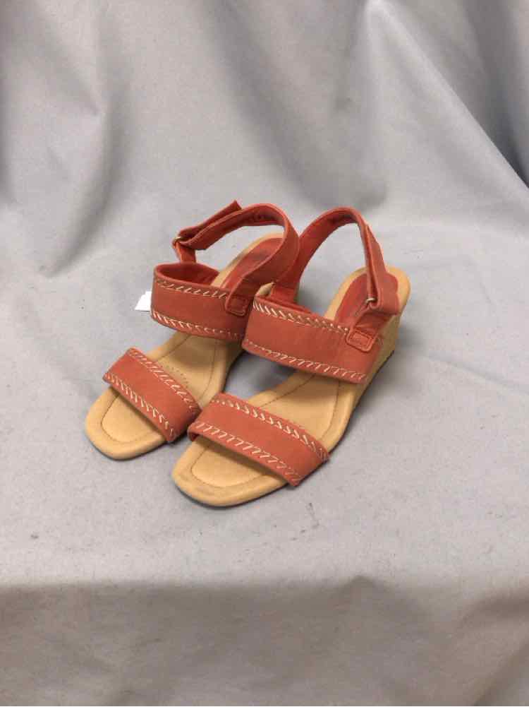 CLARKS SIZE 8 1/2 Ladies SHOES