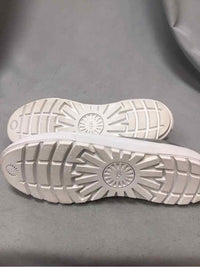 UGG SIZE 8 1/2 Ladies SHOES