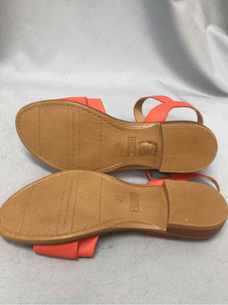 MIZ MOOZ SIZE 39 Ladies SHOES