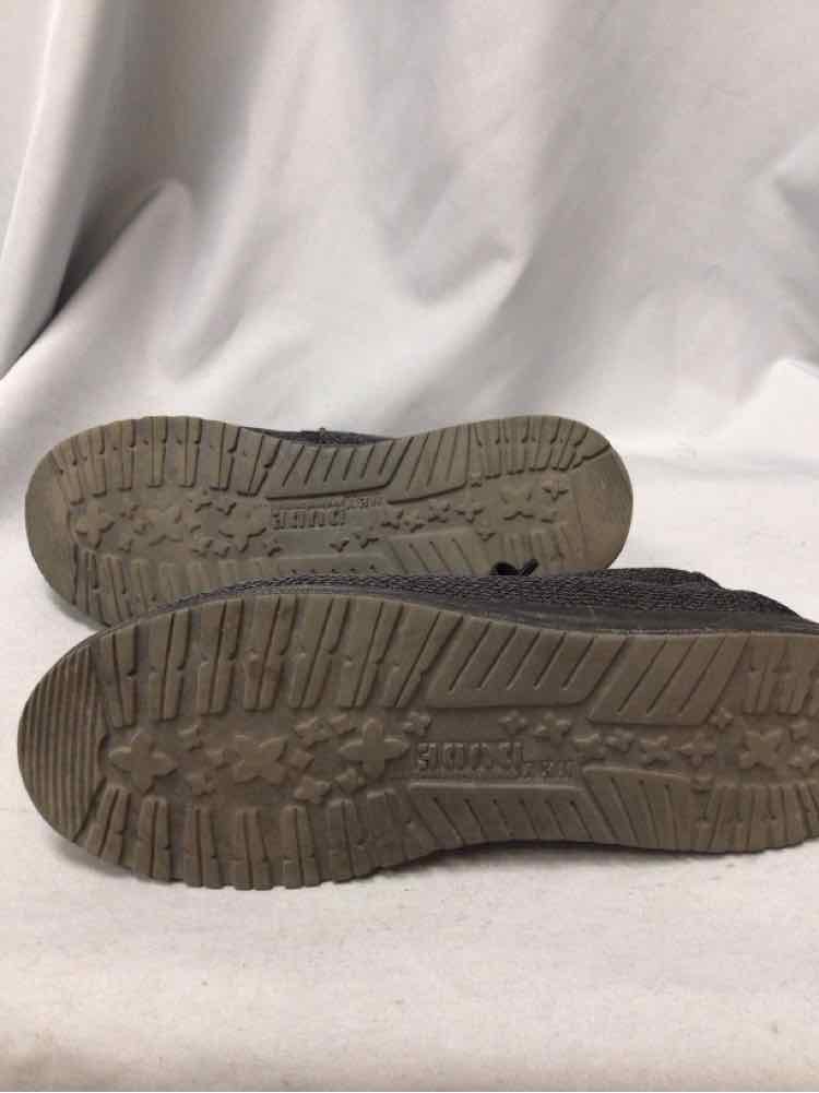 SIZE 11 HEY DUDE Men's SHOES