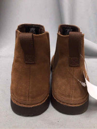 CHACO SIZE 6 Ladies SHOES