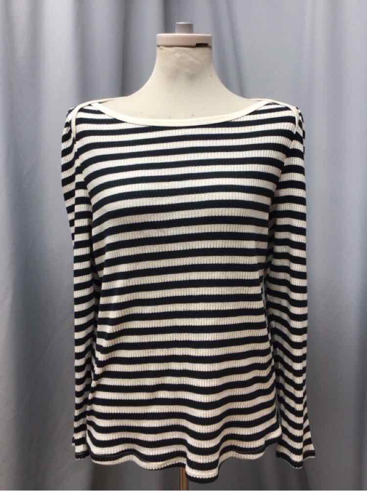 MAURICES SIZE LARGE Ladies TOP