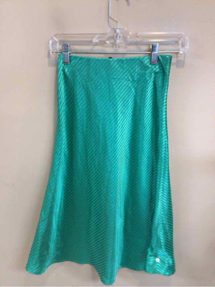 CODE MODE SIZE XSMALL Ladies SKIRT