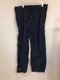 LULULEMON SIZE 12 Ladies EXERCISE