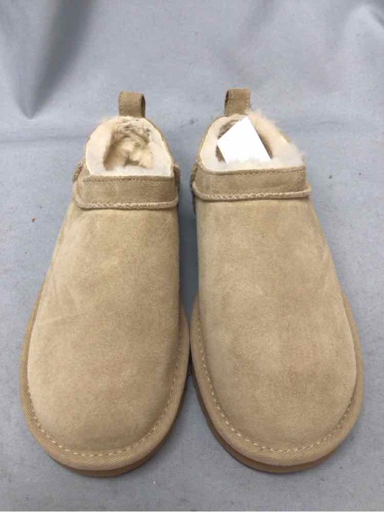 UGG SIZE 6 Ladies SHOES