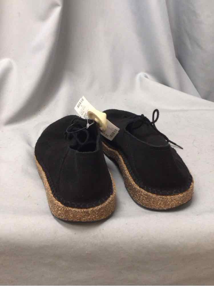 SIZE 12 BIRKENSTOCKS Men's SHOES