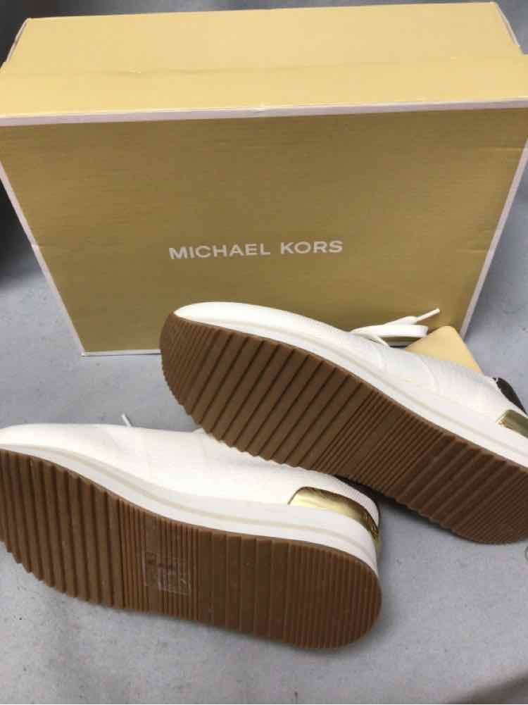 MICHAEL KORS SIZE 8 Ladies SHOES