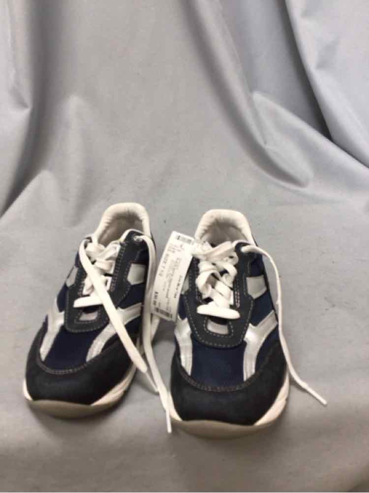 SAS SIZE 7 1/2 Ladies SHOES