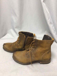 TAOS SIZE 9 Ladies SHOES