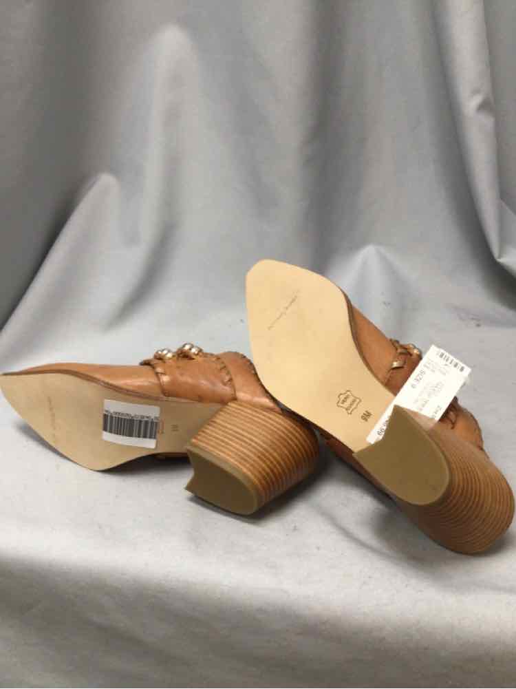 DONALD PLINER SIZE 9 Ladies SHOES