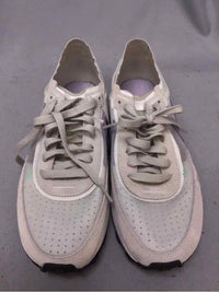 NIKE SIZE 8 Ladies SHOES