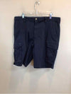 SIZE 38 CLUB ROOM Men's SHORTS
