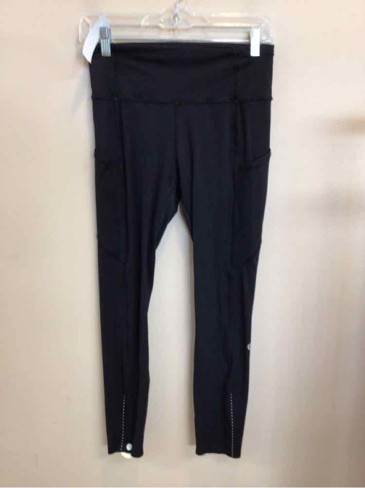 LULULEMON SIZE 6 Ladies EXERCISE