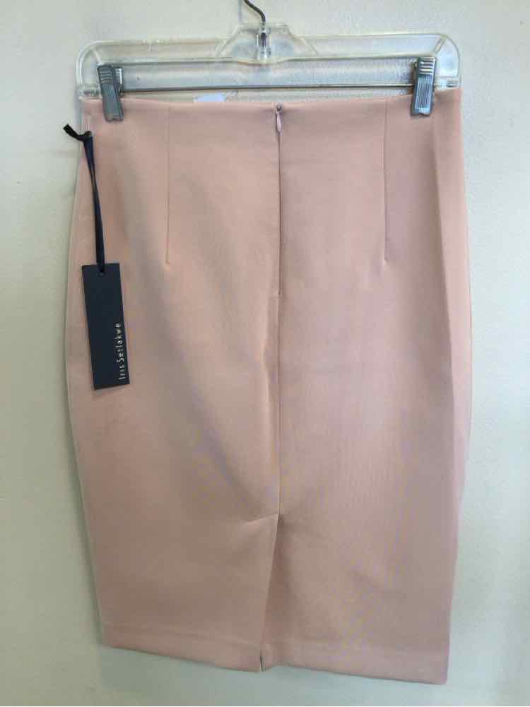 IRIS SETLAKWE SIZE 6 Ladies SKIRT