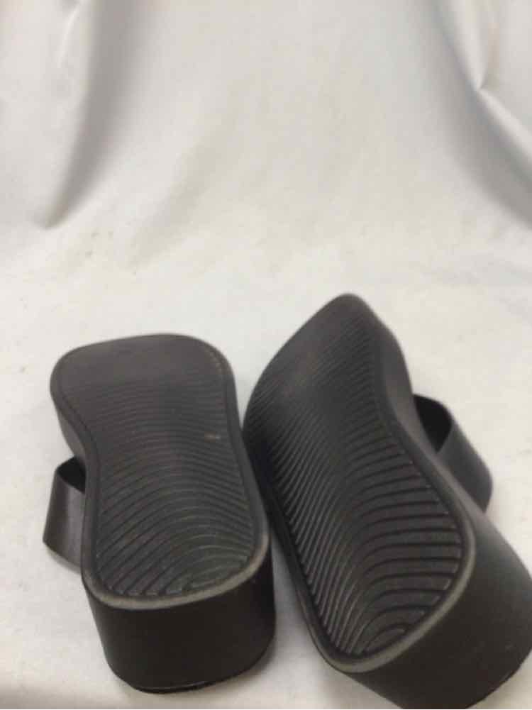 CUSHIONAIRE SIZE 9 Ladies SHOES