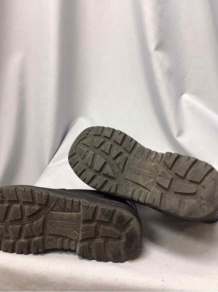 SIZE 8 BLUNDSTONE Men's SHOES
