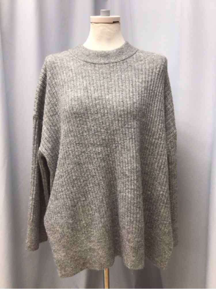 H & M SIZE MEDIUM Ladies TOP