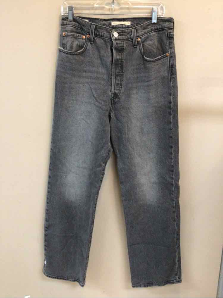 LEVI STRAUSS & CO SIZE 29 Ladies JEANS