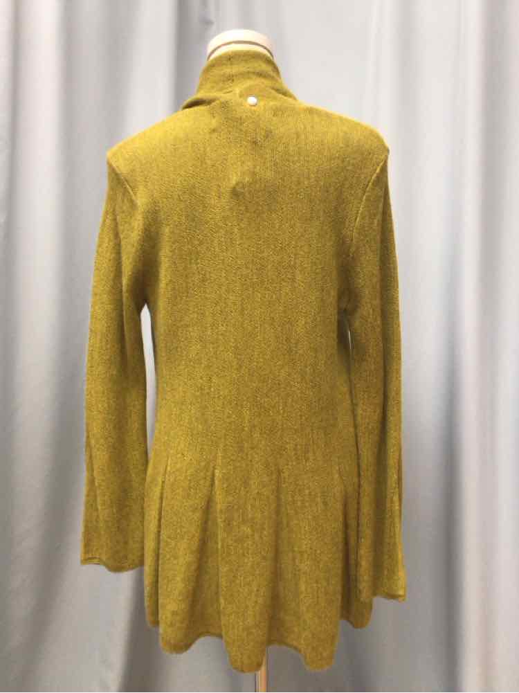 BEYOND THREADS SIZE MEDIUM Ladies TOP