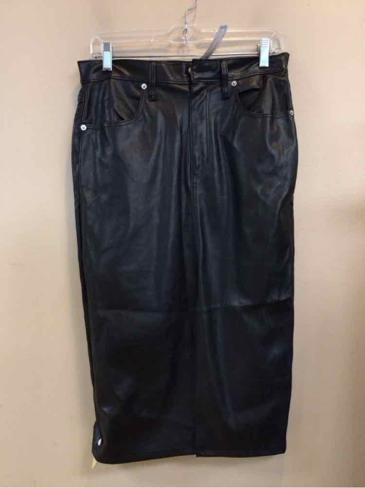 UNIVERSAL THREAD SIZE 8 Ladies SKIRT