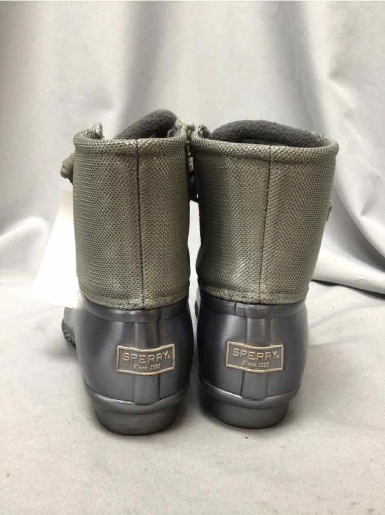 SPERRY SIZE 6 Ladies SHOES