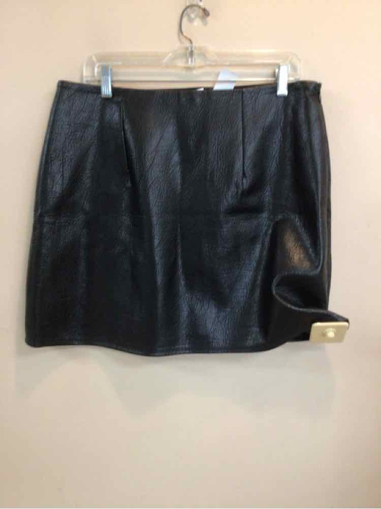 OLD NAVY SIZE LARGE Ladies SKIRT