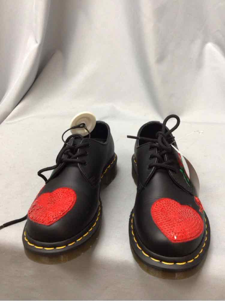 DOC MARTENS SIZE 5 Ladies SHOES