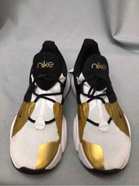 NIKE SIZE 10 Ladies SHOES