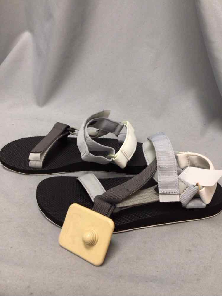 SIZE 9 TEVA Men's SHOES