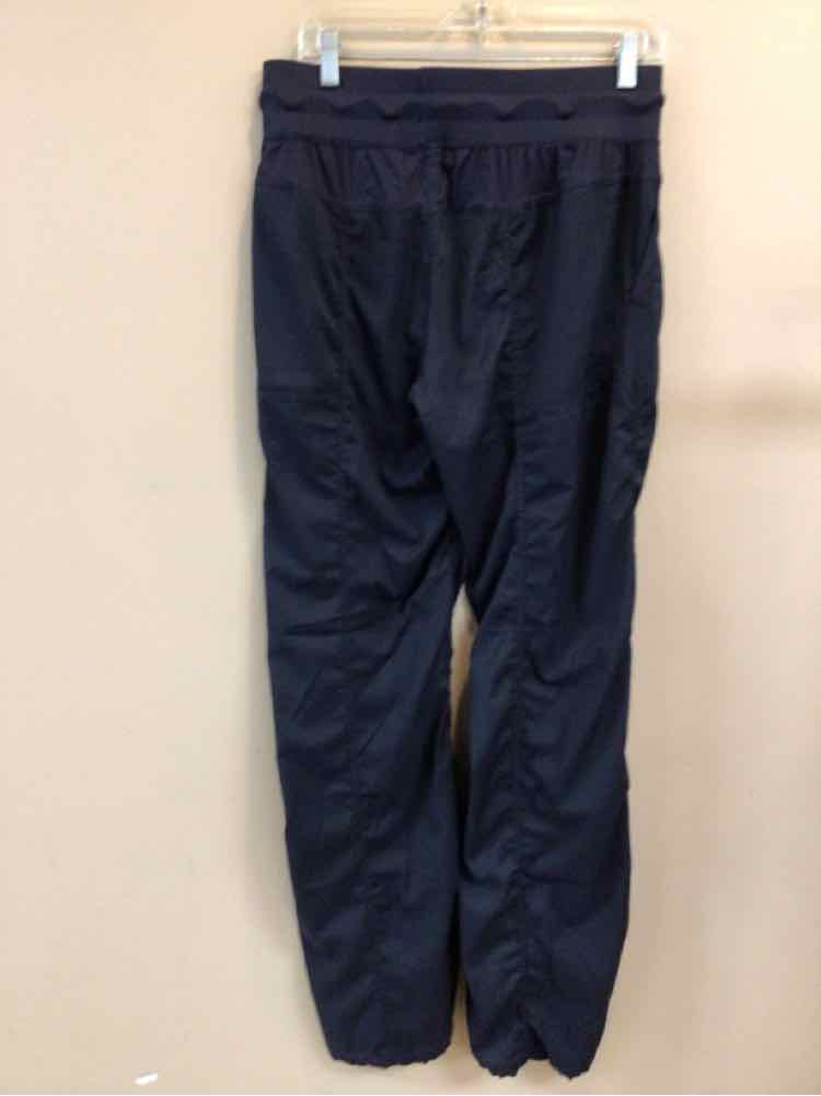 LULULEMON SIZE MEDIUM Ladies EXERCISE