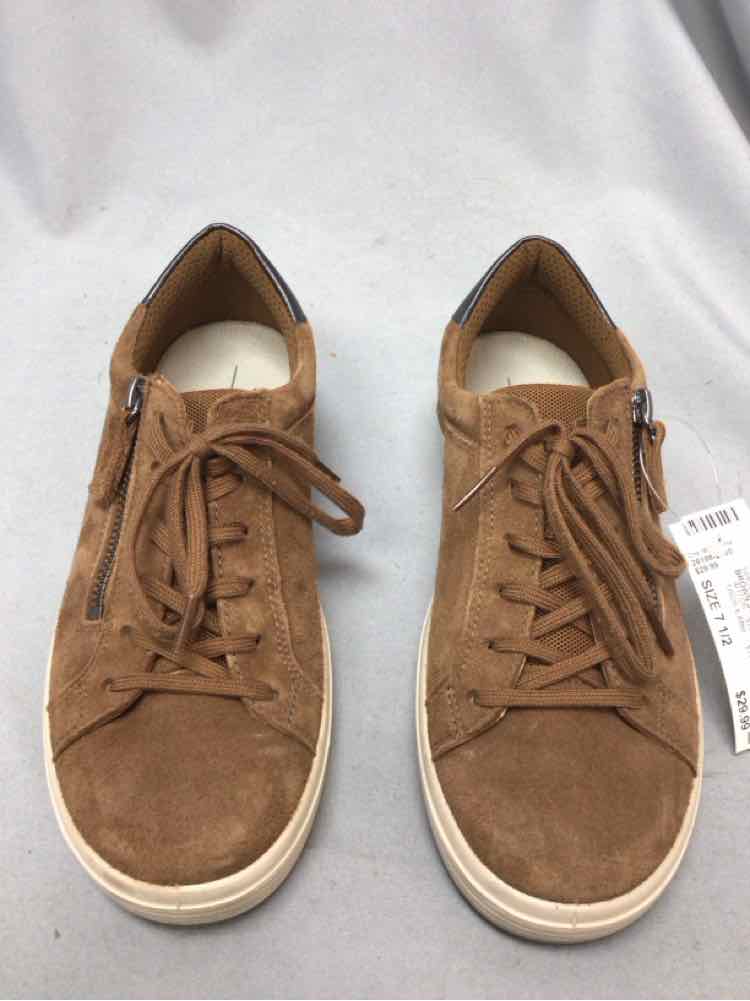 CLARKS SIZE 7 1/2 Ladies SHOES
