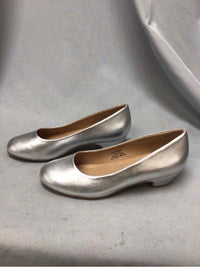 JOURNEE COLLECTION SIZE 7 Ladies SHOES