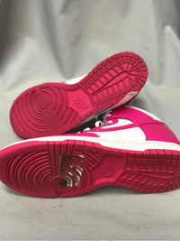 NIKE SIZE 10 Ladies SHOES