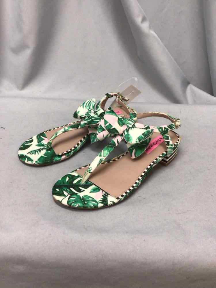BETSEY JOHNSON SIZE 6 Ladies SHOES