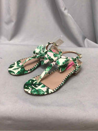 BETSEY JOHNSON SIZE 6 Ladies SHOES