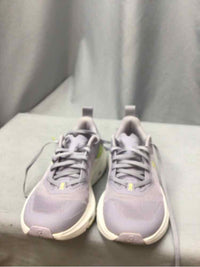 ON CLOUD SIZE 7 Ladies SHOES