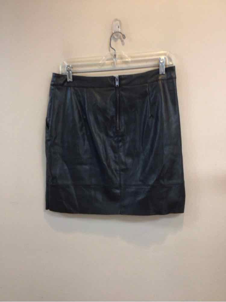 FAHSYEE SIZE MEDIUM Ladies SKIRT
