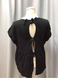 AMERICAN EAGLE SIZE MEDIUM Ladies TOP